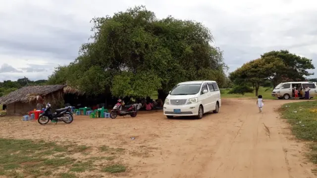 ပုဂံက ခရီးသွားတွေစားတဲ့ အကြော်ဆိုင်