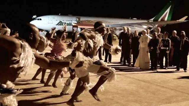 Kando na Papa Francis, Mapapa wawili wengine wamewahi kuzuru mataifa ya Afrika. Wa kwanza alikuwa Papa Paul VI aliyezuru Uganda mwaka 1969.