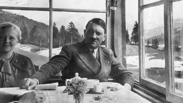 ઇવા બુરાન સાથે હિટલર