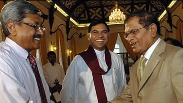 නඩුව විභාග නොකර ප්‍රතික්ෂේප කළ යුතු බව හිටපු අගවිනිසුරුවරයෙකු වන අශෝක ද සිල්වා ඇතුළු නීතිවේදීහු විත්තිකාර ගෝඨාභය රාජපක්ෂ වෙනුවෙන් මෝසම ඉදිරිපත් කරමින් තර්ක කළහ