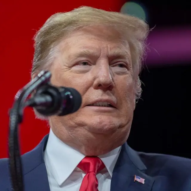 Trump afirmó que sus adversarios políticos intentan desalojarlo del poder con "puras mentiras".