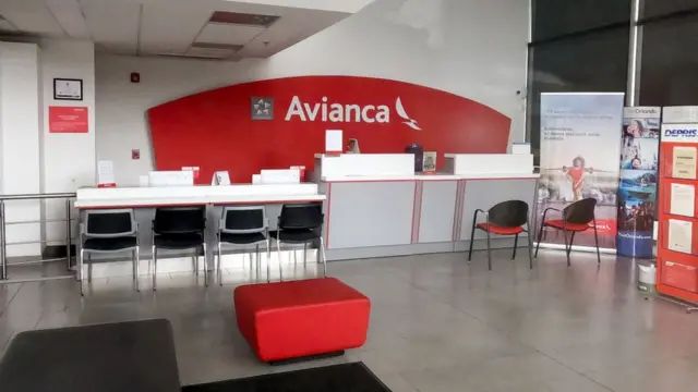 Recepção da companhia aérea Avianca totalmente vazia