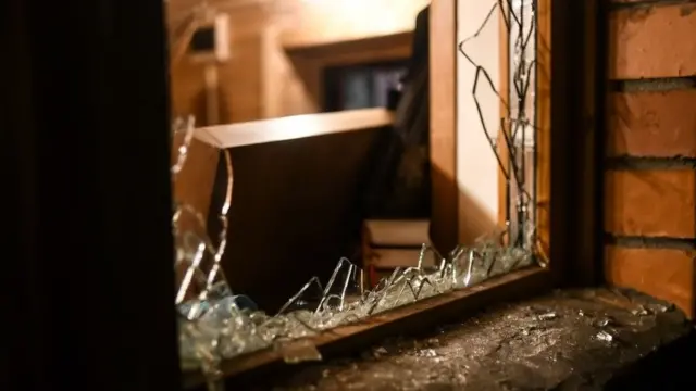 Разбитое окно