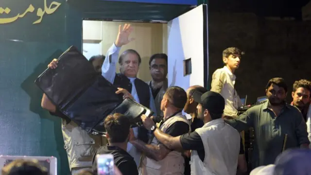 نواز شریف کنٹینر