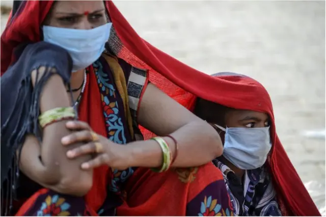 ગરીબોને લાભ આપતી યોજનામાં સમયસર ચુકવણીના પ્રશ્નોનો સમયસર ઉકેલ કેમ નહીં?