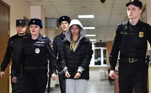 Настя Рыбка в суде в Москве