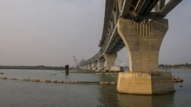 পদ্মা সেতু চালু হয়ে গেলে সরাসরি যোগাযোগ তৈরি হওয়ায় কুয়াকাটার প্রতি পর্যটকদের আগ্রহ অনেক বাড়বে বলে পর্যটন সংশ্লিষ্টরা আশা করছেন।