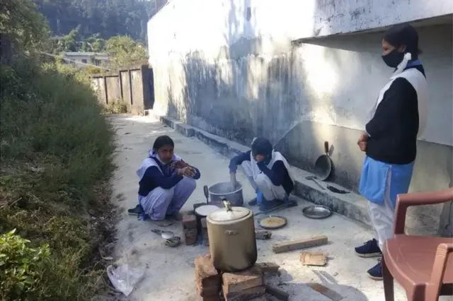 શકુંતલાદેવી અને ભોજનવિવાદ