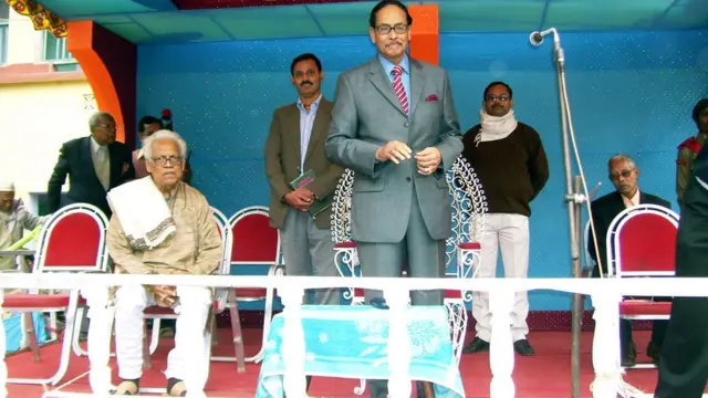 দিনহাটা হাই স্কুলে এক সংবর্ধনা সভায়