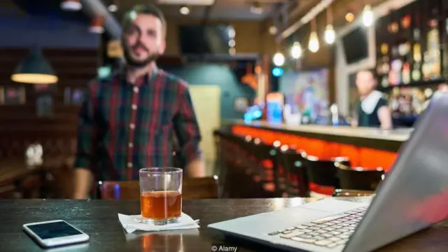 पुरुष, बार