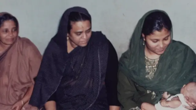 परिवार के साथ सुबैदा