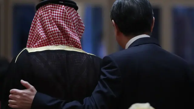 Çin Dışişleri Bakanı Wang Yi ve Suudi Arabistan Dışişleri Bakanı Adel El-Cubeyr