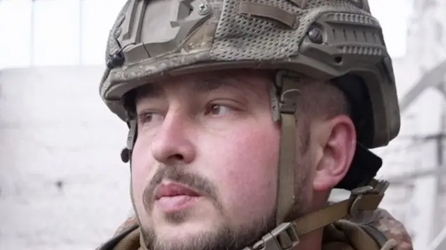 جندي على الحدود الأوكرانية مع روسيا