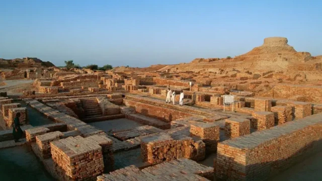موئن جو دڑو