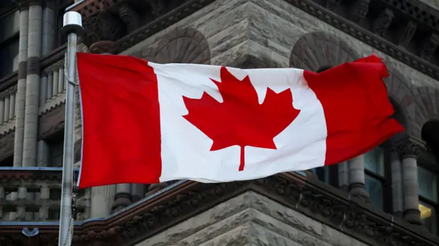 वीजा में भारी कटौती 