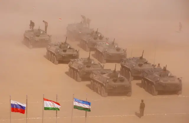 Орусия, Өзбекстан жана Тажикстан