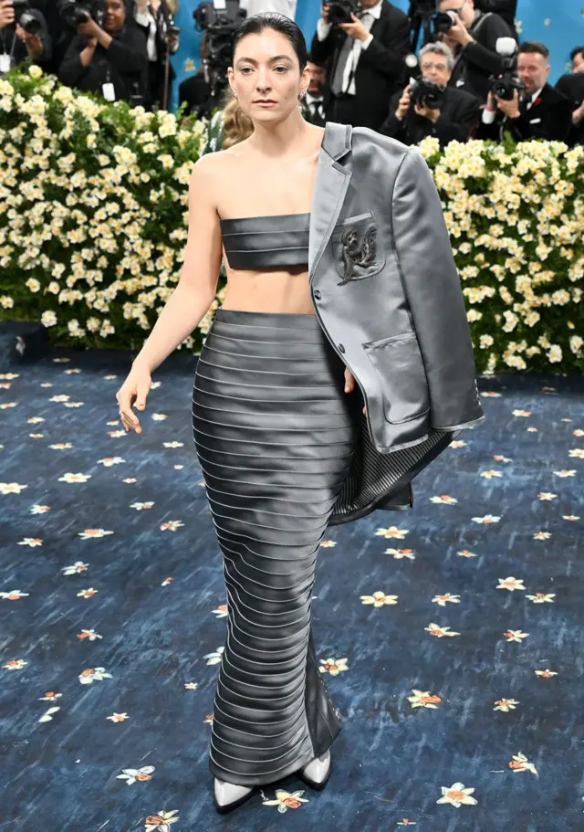 Lorde no 2025 Met Gala