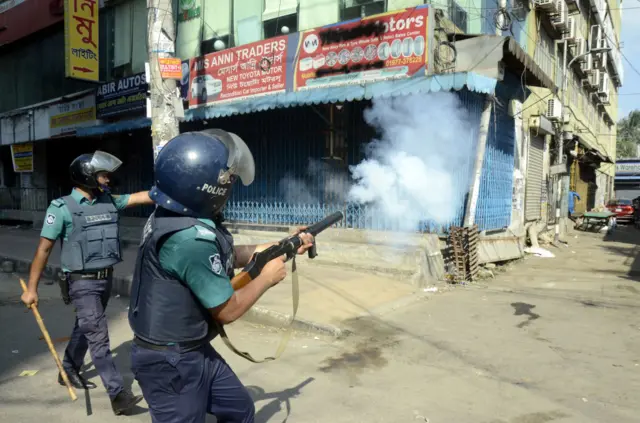 পুলিশ অ্যাকশন