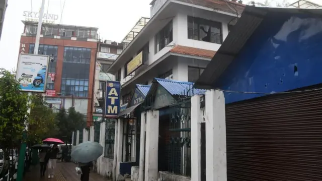 राष्ट्रिय वाणिज्य ब्याङ्कको नयाँ बानेश्वर शाखामा भएको तोडफोड