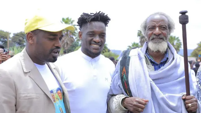 Daawwaa Hoxxeessaa Abbaa Gadaa Gujii waliin