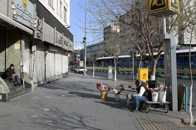 Теҳрондаги Инқилоб майдони. 