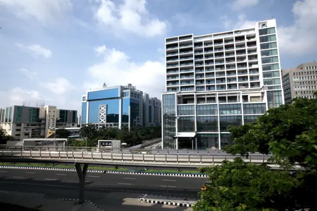 'நிலத்தடி நீரை உறிஞ்சுவதால் இறங்கும் நிலம்' - சென்னை கட்டடங்களுக்கு ஆபத்தா?