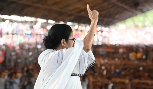 এই ঘটনাকে কেন্দ্র করে আরও একবার বিজেপির বিরুদ্ধে কেন্দ্রীয় সংস্থাগুলিকে ‘অপব্যভারের’ অভিযোগ তুলেছেন তিনি।