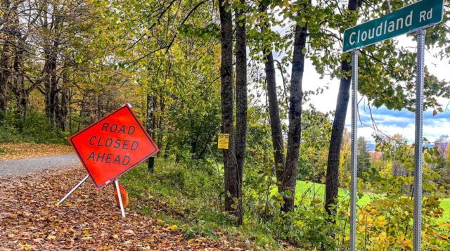 Placas anunciam fechamentoroleta dos bichosestrada