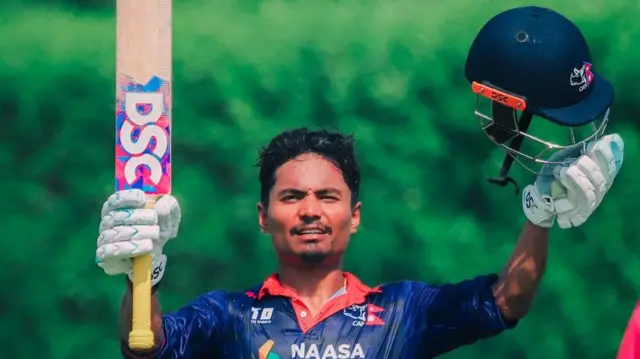 यूएईविरुद्ध शतक बनाएका रोहित पौडेल