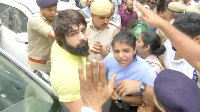 विनेश फोगाट, साक्षी मलिक, ब्रृजभूषण सिंह