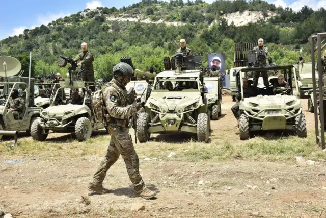 صور من تدريبات لتنظيم "حزب الله" في جنوب لبنان 