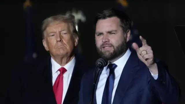 جی دی ونس و دونالد ترامپ