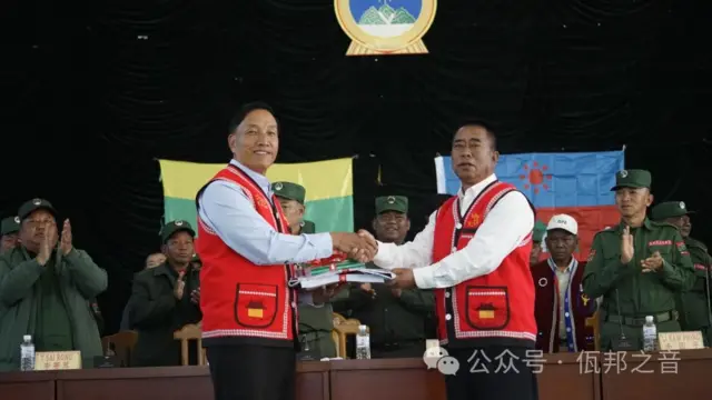 စစ်ကောင်စီက ခန့်အပ်ခဲ့တဲ့ ဝ ကိုယ်ပိုင်အုပ်ချုပ်ခွင့်ရတိုင်း ဥက္ကဋ္ဌ ဟောင်း ဦးညီနပ်ကို ဟိုပန်ရဲ့ ဒုတိယခရိုင်မှူးအဖြစ် UWSA က ပြန်လည်ခန့်အပ်ခဲ့ပါတယ် 