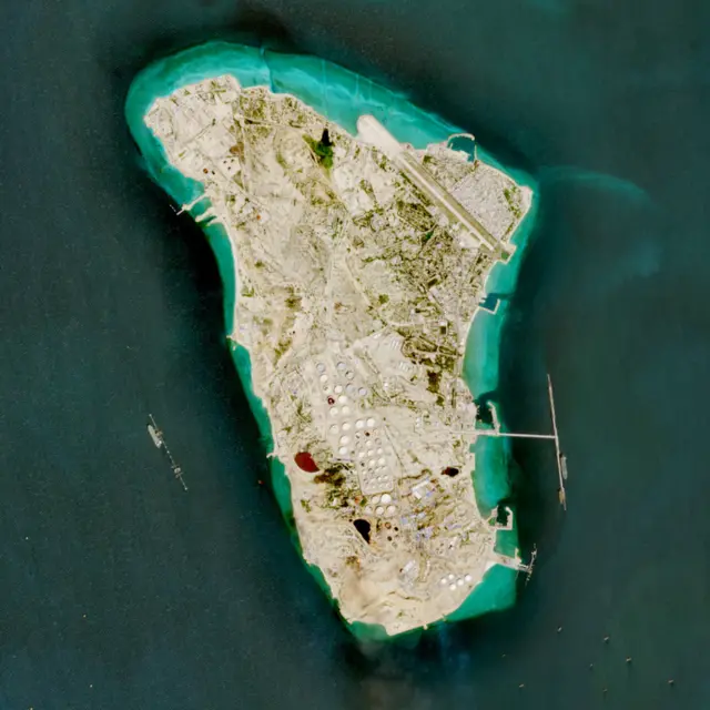 Танкеры у причалов острова Харк 7 марта 2026 года