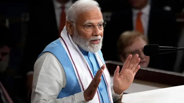 नरेंद्र मोदी