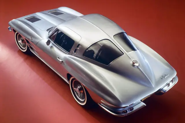 نسل دوم شورلت کوروت بین سال‌های ۱۹۶۳ تا ۱۹۶۷ تولید شد