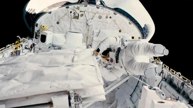 Кетрин Саливан је постала прва Американка која је изашла из летелице да се прошета свемиром