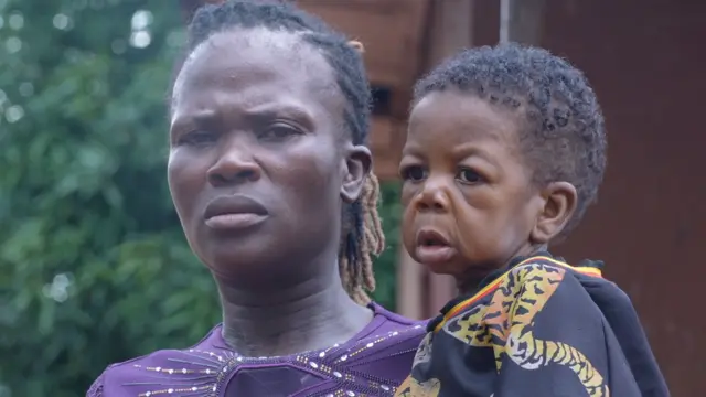 Iya awọn ọmọ naa ree to gbe abikẹyin rẹ, ti oun naa ni aarun naa lara, dani