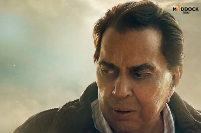 या साऱ्या पटात पुन्हा एकदा धर्मेंद्रच्या प्रेमात पाडण्याचं कर्तव्यही राघवन मनःपूर्वक पार पाडतो