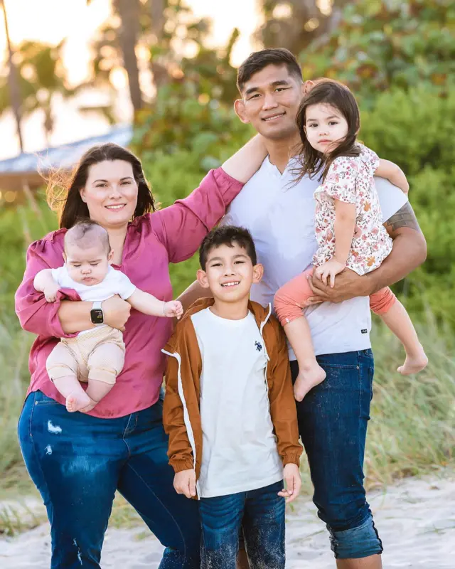 မိသားစုနဲ့အတူ