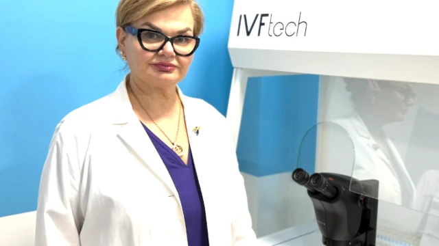 诊所主任奥克萨娜·霍利科娃（Oksana Holikova）