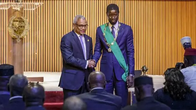 Foto of Bassirou Faye and President Jose Neves during Faye'sInauguration