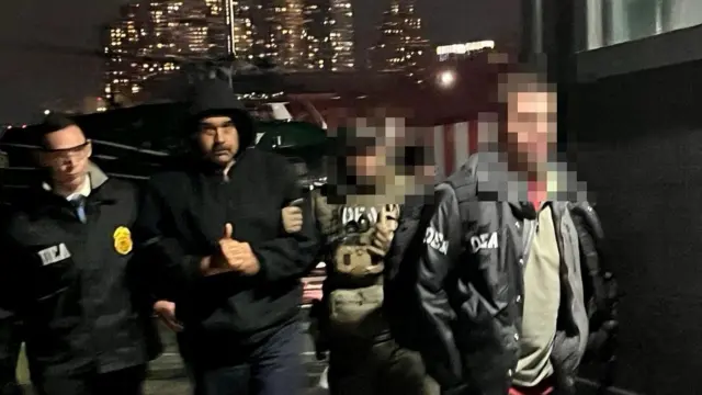 New York'ta mahkemeye çıkarılması beklenen Maduro'ya ait yeni görüntüler paylaşıldı.