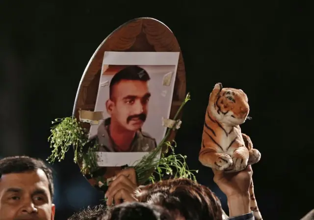 অভিনন্দন ভর্তমানের বিমানকে পাকিস্তানে ভূপাতিত করা হয়েছিল