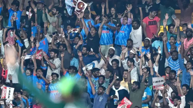 சென்னை கிரிக்கெட் ரசிகர்கள்