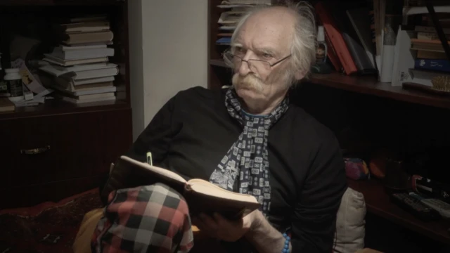 نمایی از فیلم 'جغد، باغ، مرد نویسنده'