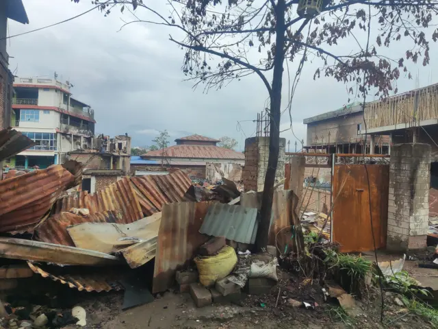 जले हुए घर