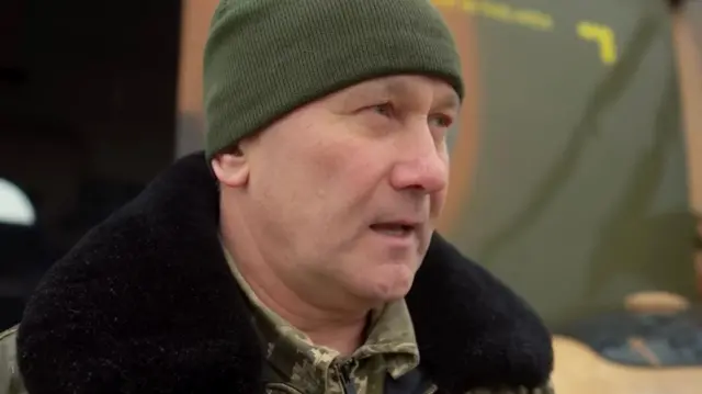 Олександр Шемет зблизька - він у віськовій формі 