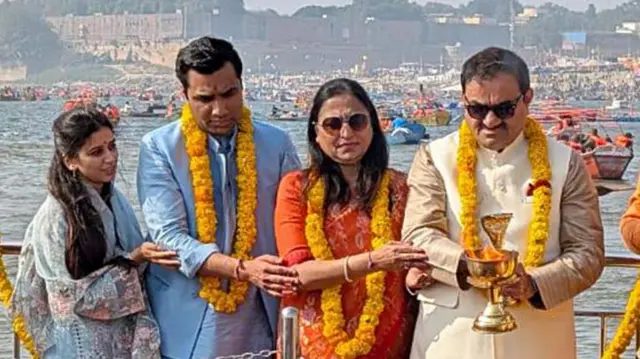 ગૌતમ અદાણી મહાકુંભમાં પરિવાર સાથે પહોંચ્યા હતા