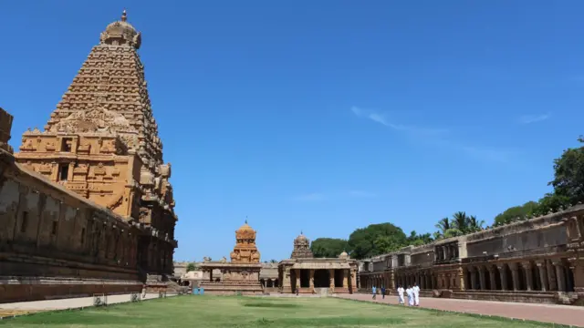 தஞ்சை பெரிய கோவில், ராஜ ராஜ சோழன், தஞ்சாவூர்